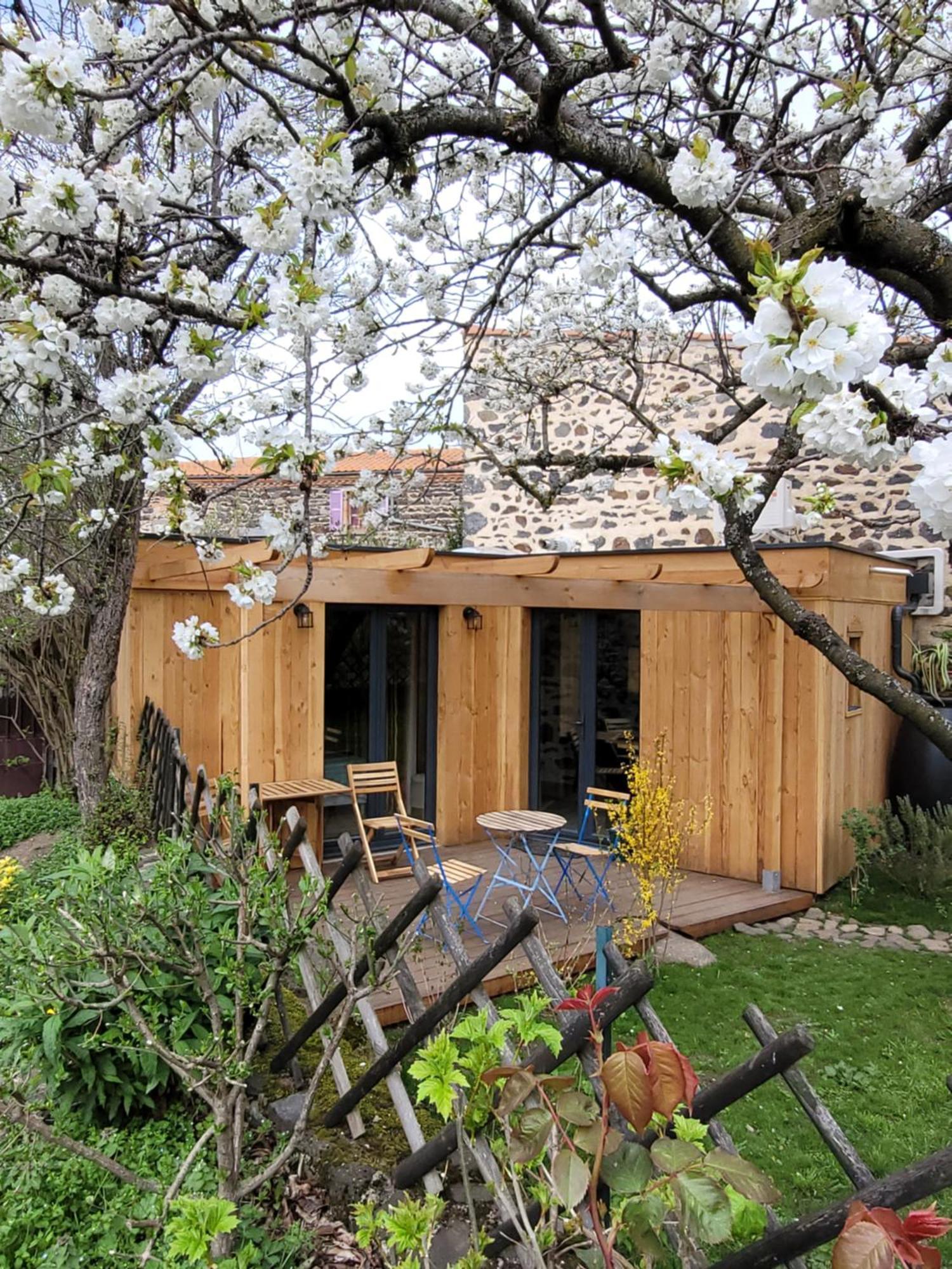 La Maisonnette Sous Le Cerisier Bergonne ภายนอก รูปภาพ